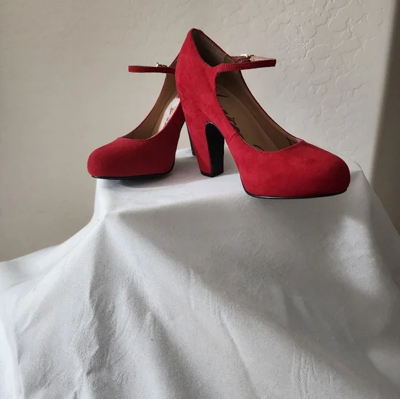 American Rag Women's Red Mary Jane Heels - Picture 4 of 6